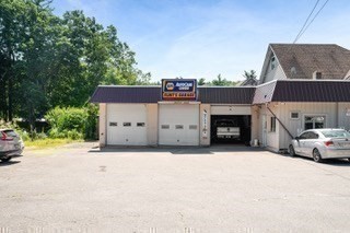 990 S. Main St. Property Photo 11