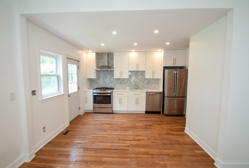 32 Cedar Street # L Property Photo 3