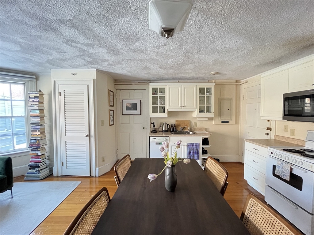 15 Charles # 2l Property Photo 4