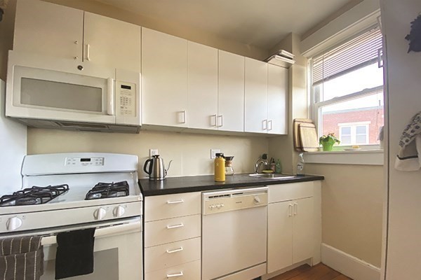 257 Washington St # 16 Property Photo 3
