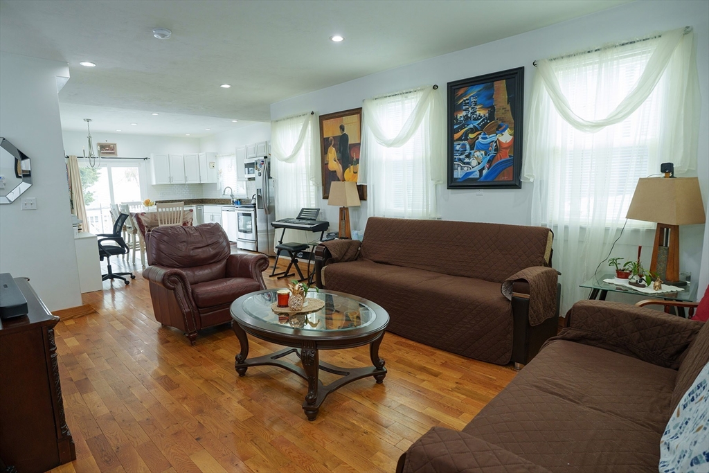 80 Collins St. Property Photo 5