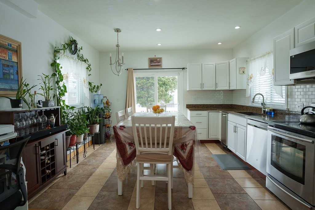 80 Collins St. Property Photo 9