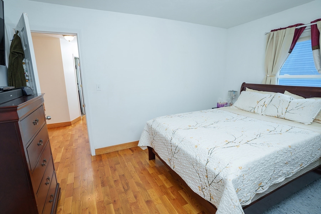 80 Collins St. Property Photo 15