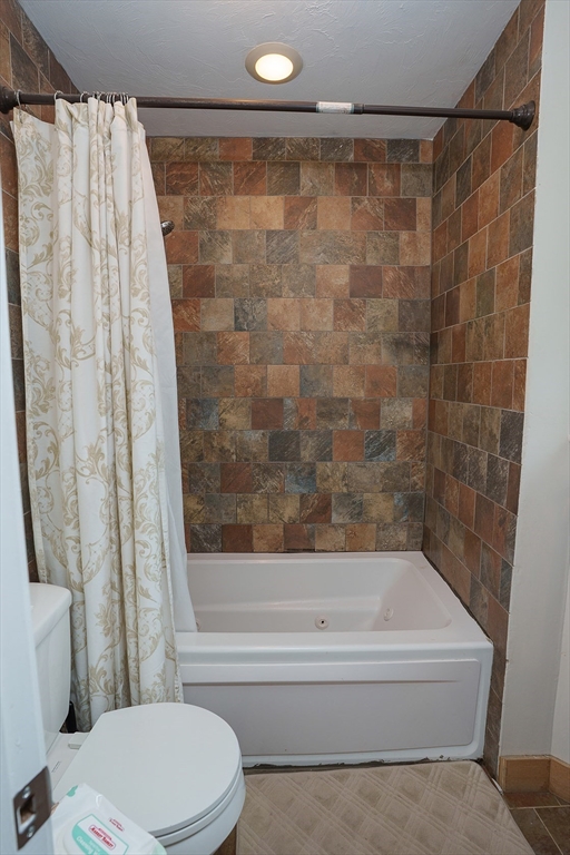 80 Collins St. Property Photo 20