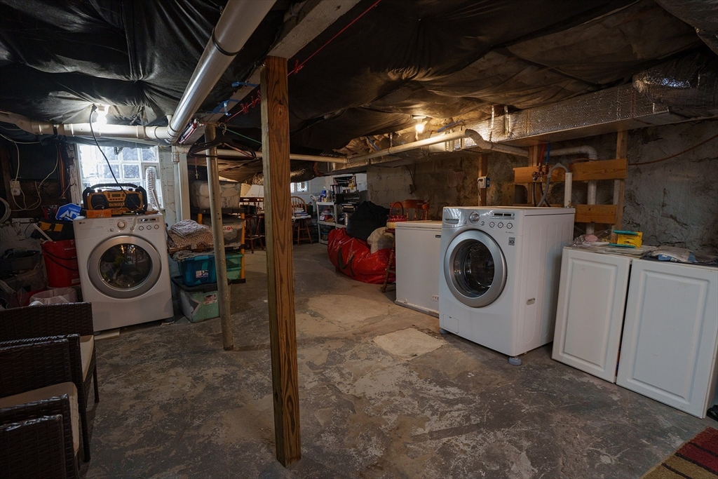 80 Collins St. Property Photo 21