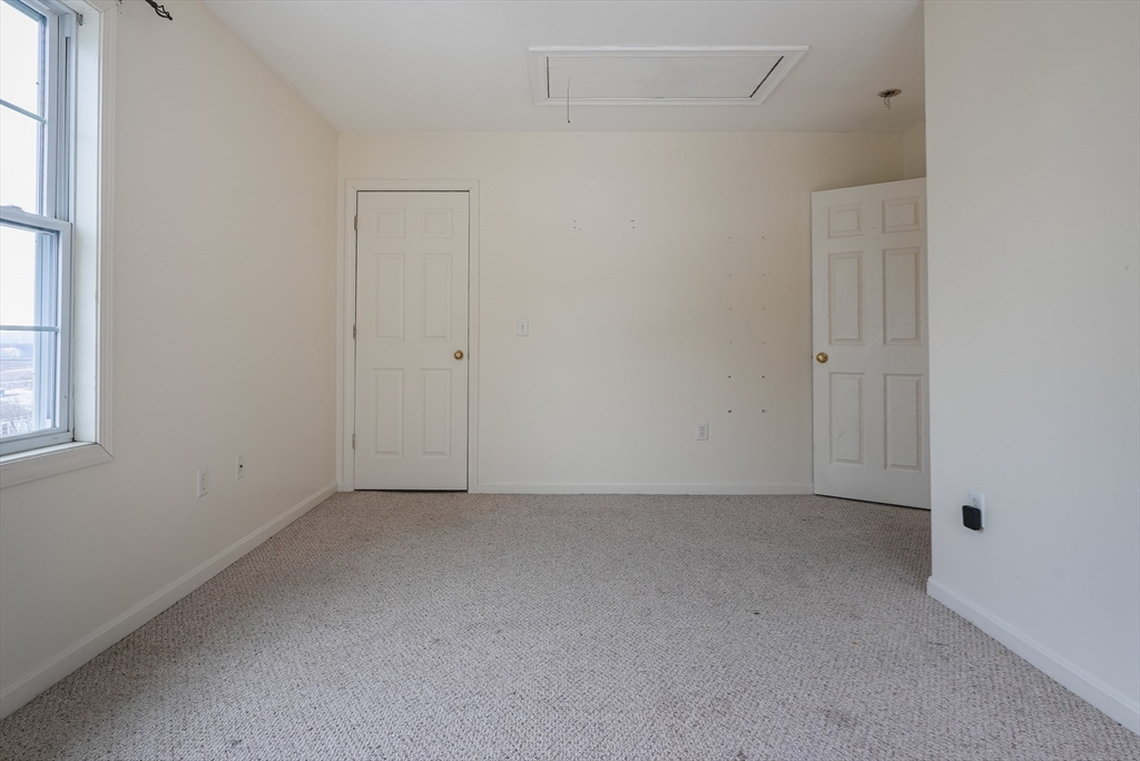318 Crescent St # A Property Photo 10