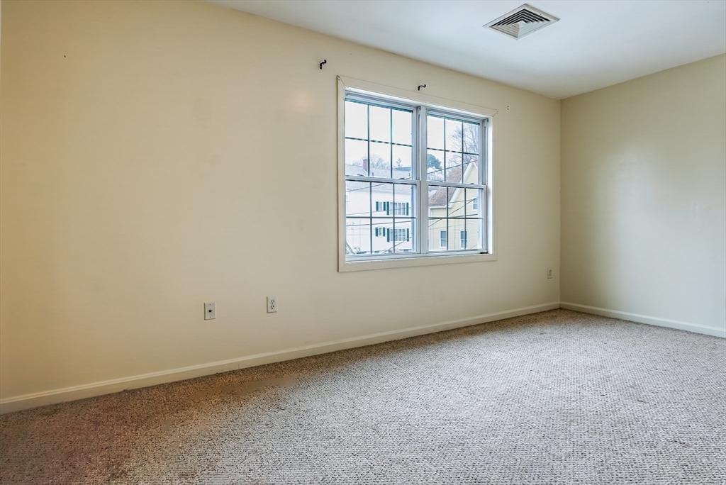318 Crescent St # A Property Photo 12