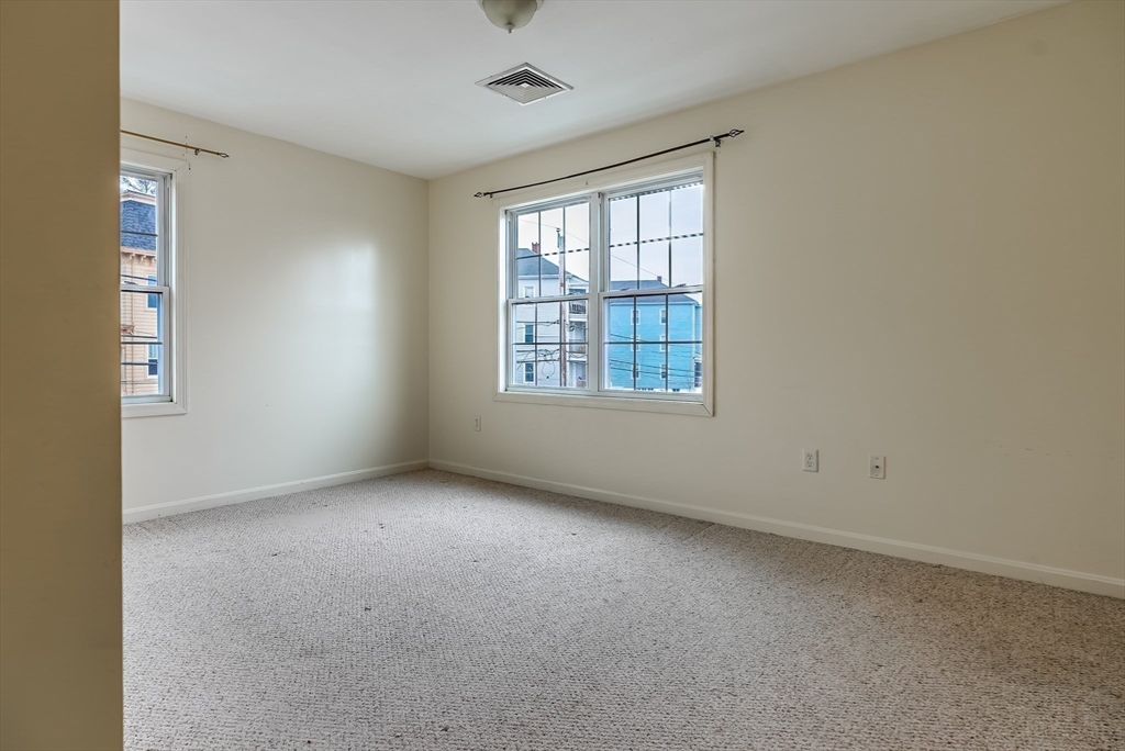 318 Crescent St # A Property Photo 13