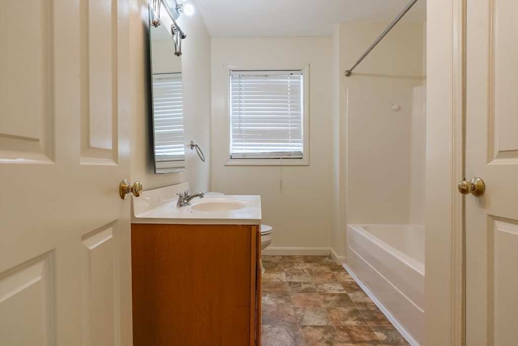 318 Crescent St # A Property Photo 15