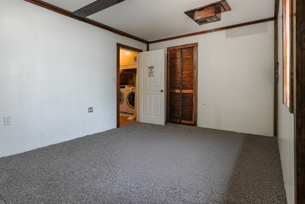 318 Crescent St # A Property Photo 17