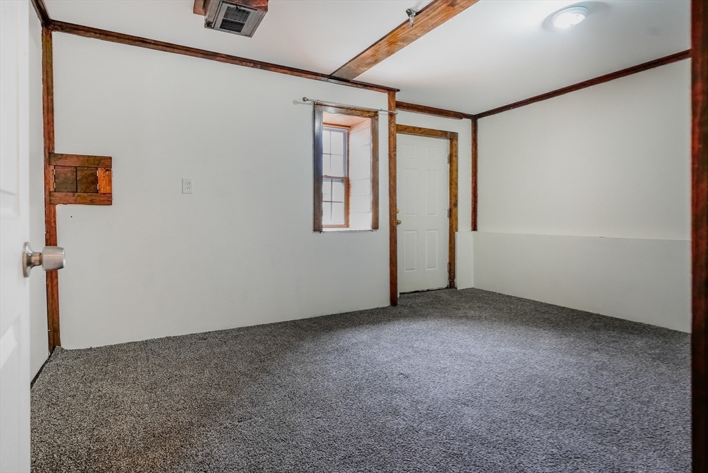 318 Crescent St # A Property Photo 19