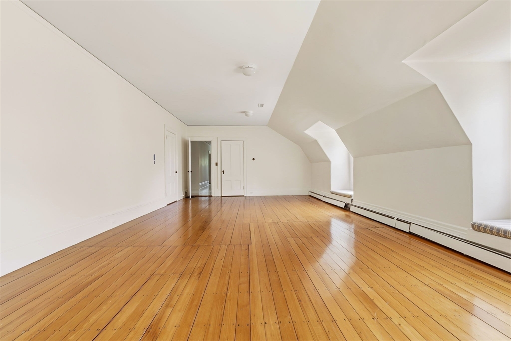 852 Hale St Property Photo 17