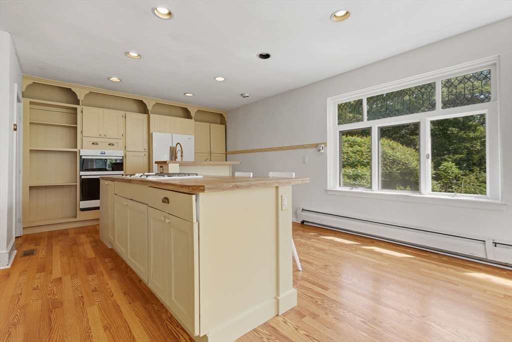 852 Hale St Property Photo 25