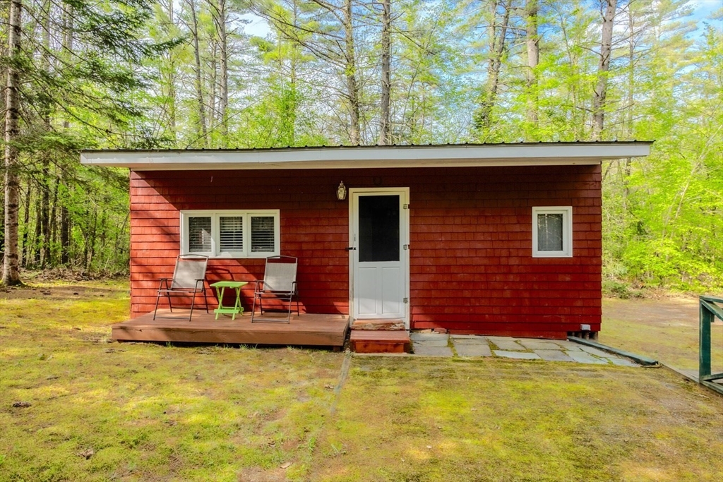 9 Roberts Lane Property Photo 1