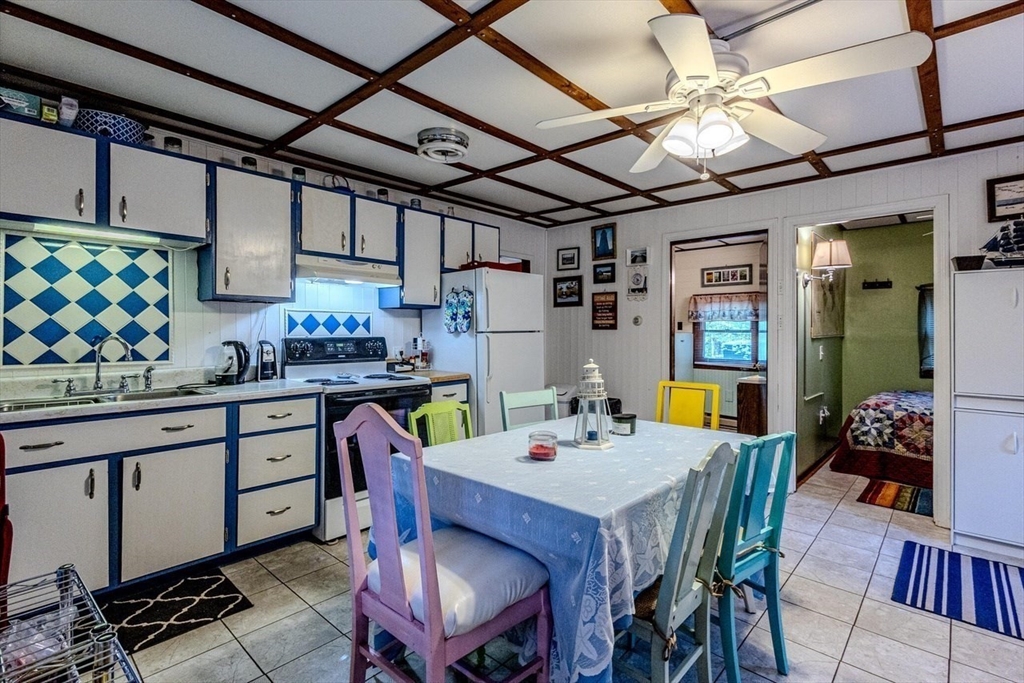 9 Roberts Lane Property Photo 6