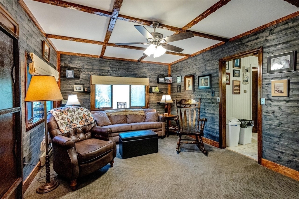 9 Roberts Lane Property Photo 8