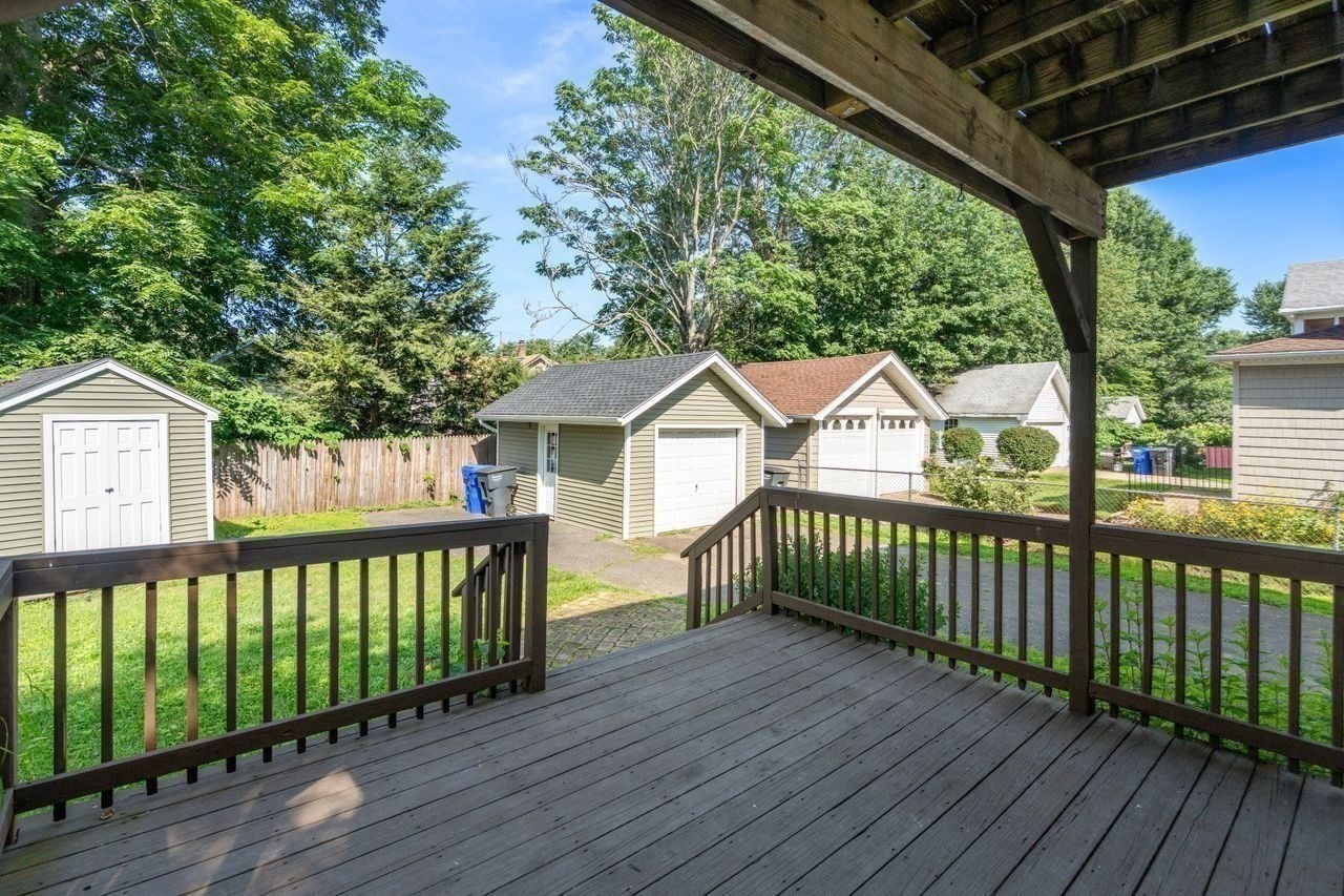 38 Manchester Ter Property Photo 13