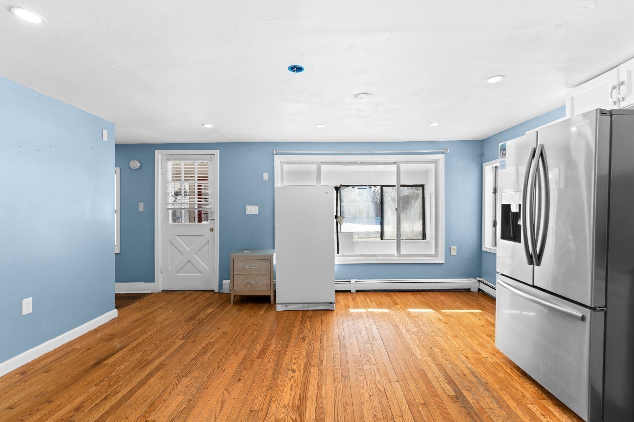 192 E Spring St Property Photo 6