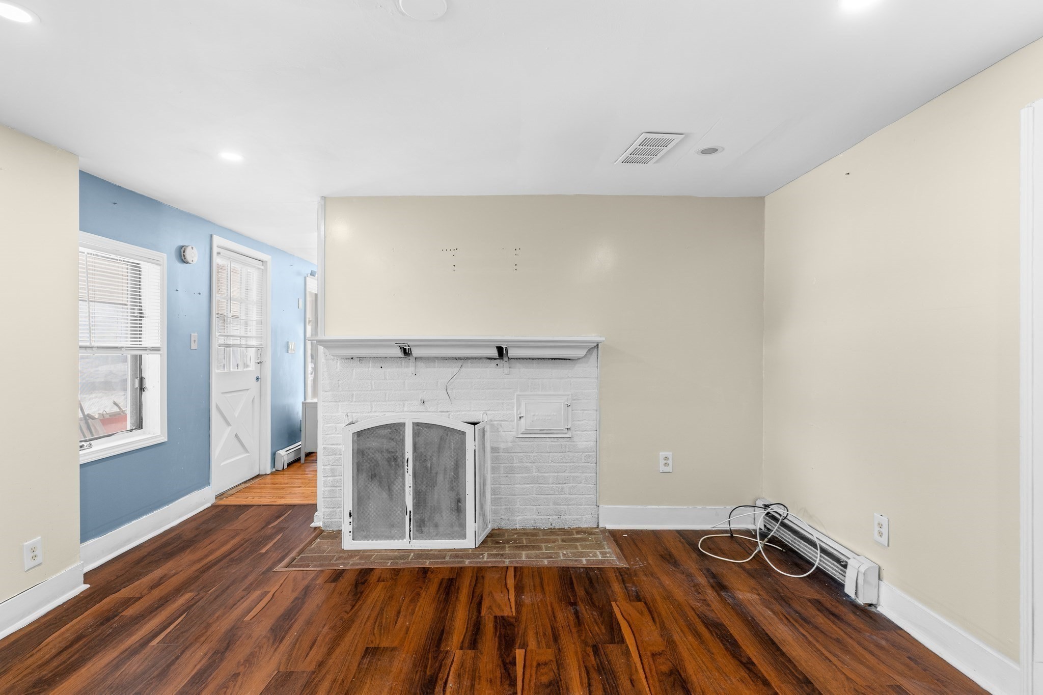 192 E Spring St Property Photo 15