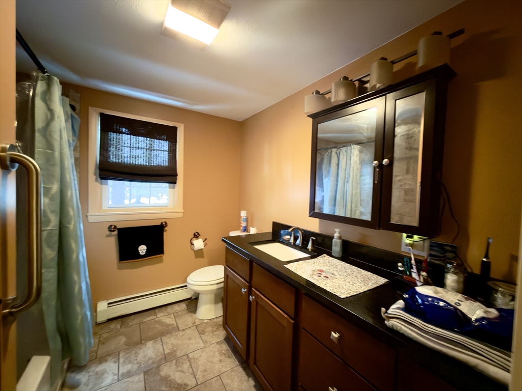 51 Newton St Property Photo 13