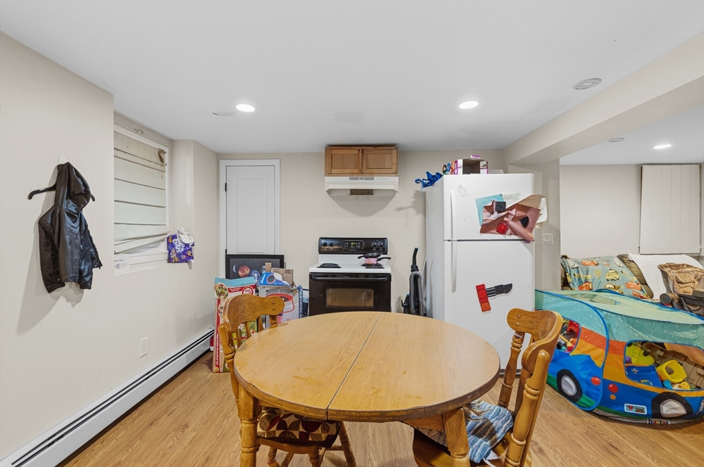 51 Newton St Property Photo 22