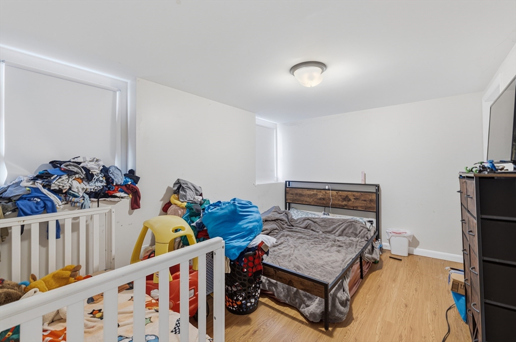 51 Newton St Property Photo 30