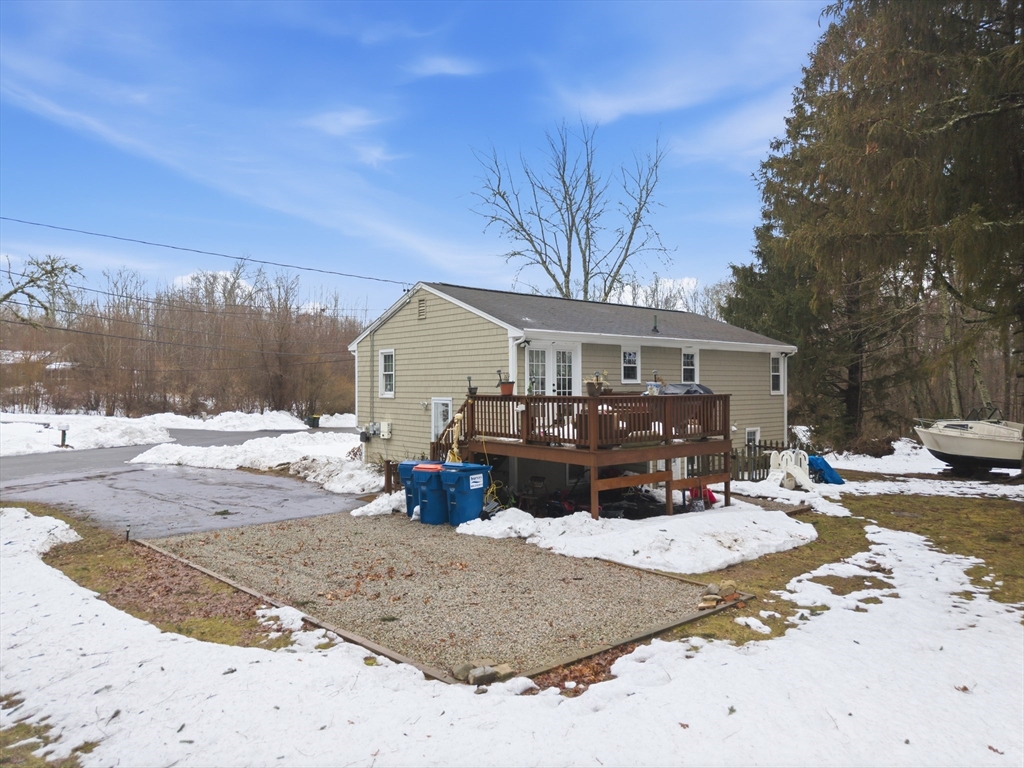 51 Newton St Property Photo 32