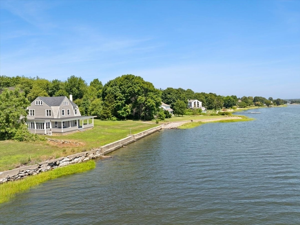 1366 Gardners Neck Rd Property Photo 1