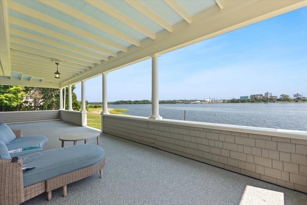 1366 Gardners Neck Rd Property Photo 8