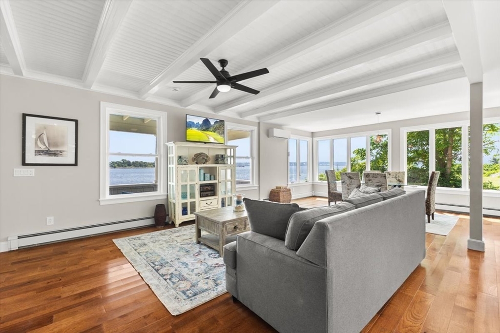 1366 Gardners Neck Rd Property Photo 11