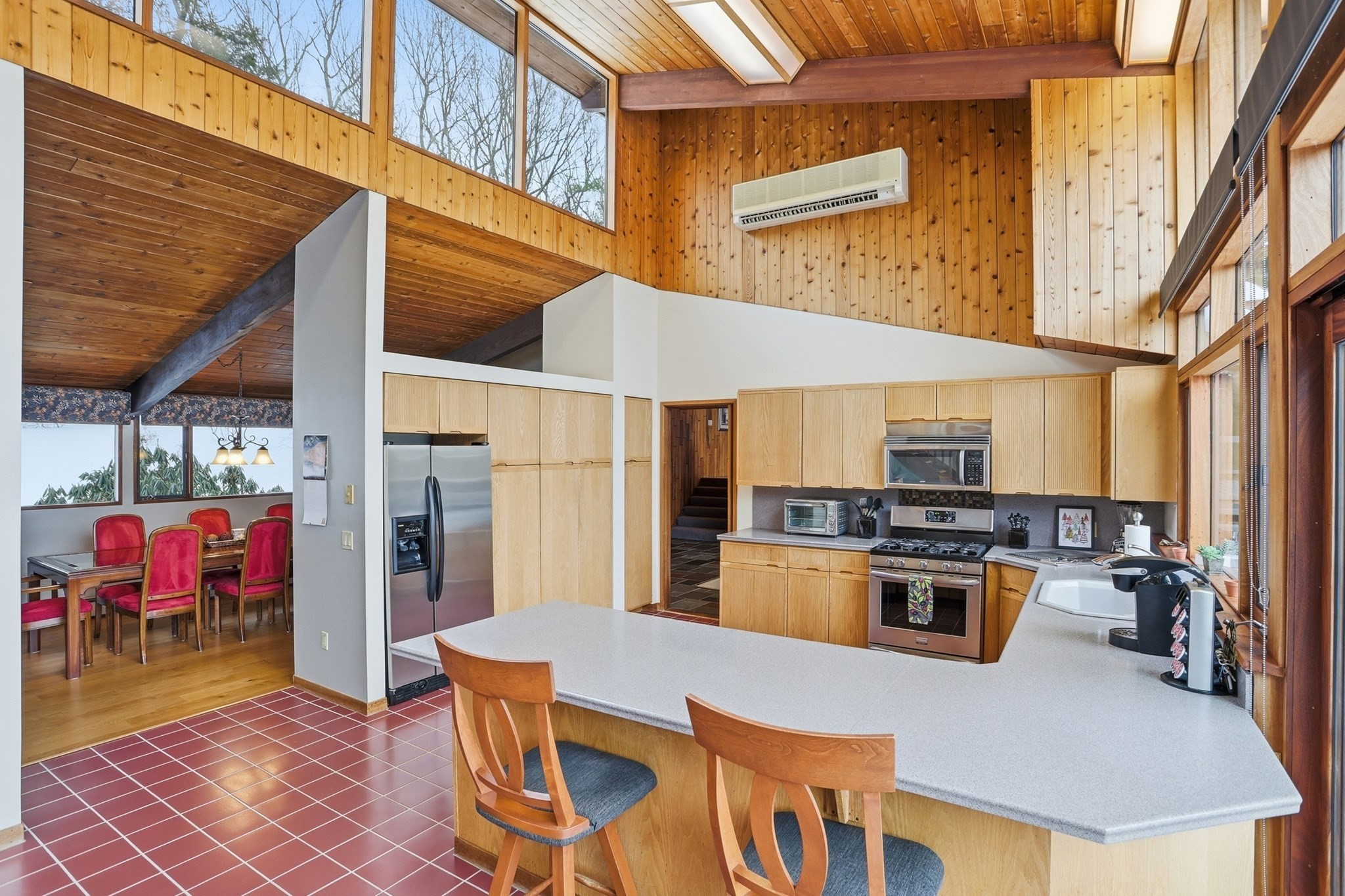 1090 North Road Property Photo 4