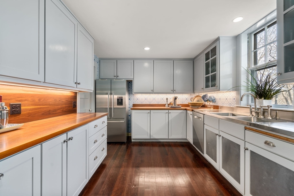 570 Bridge Street Property Photo 13