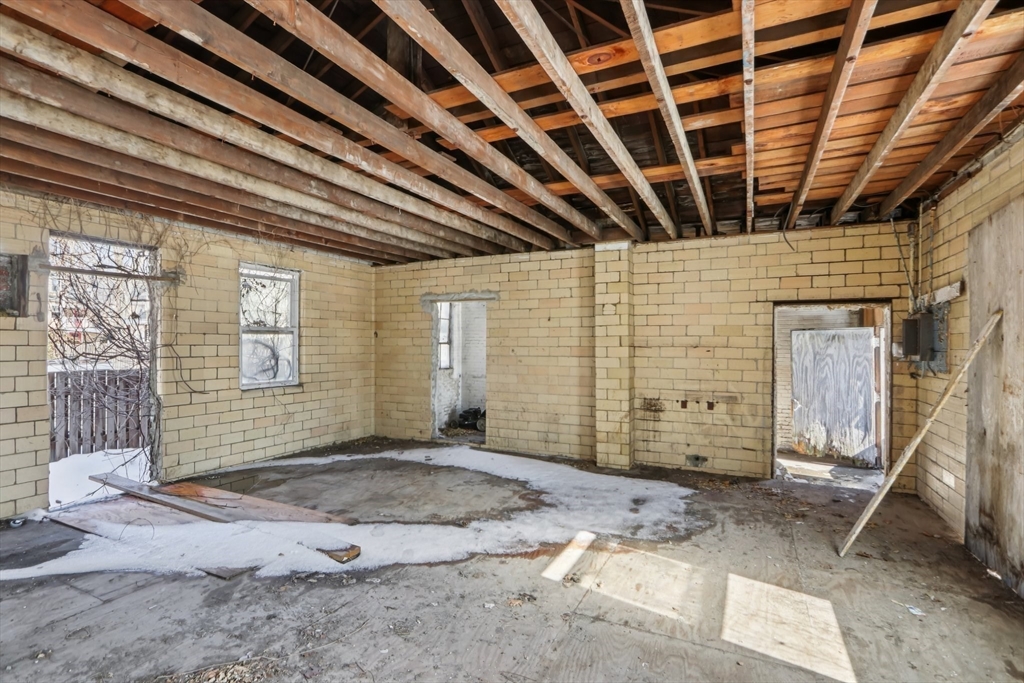 44 Elm Street Property Photo 32