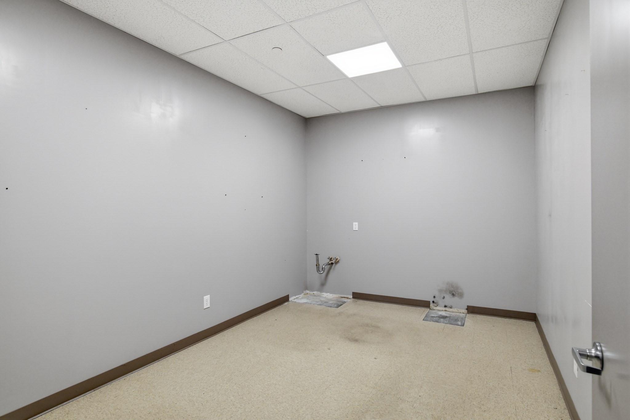 1399 Westfield St Property Photo 11