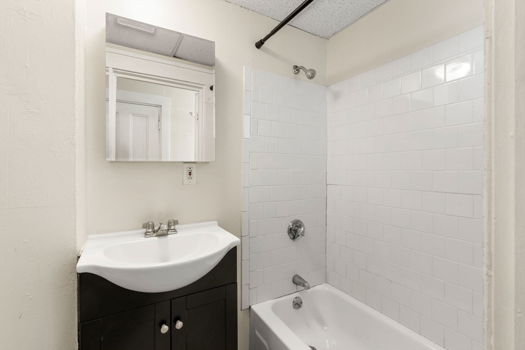183 Harvard St Property Photo 20