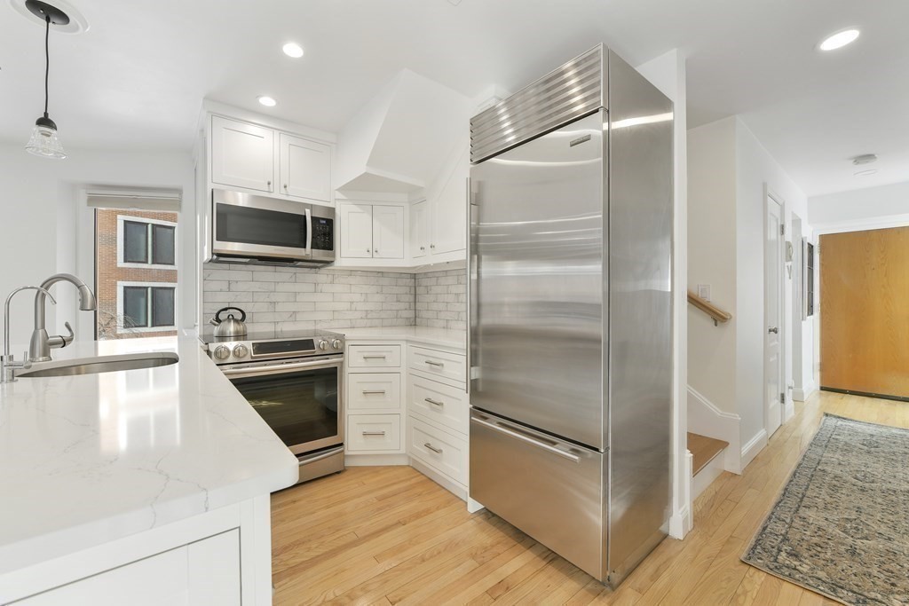 492 Beacon # 82 Property Photo 7
