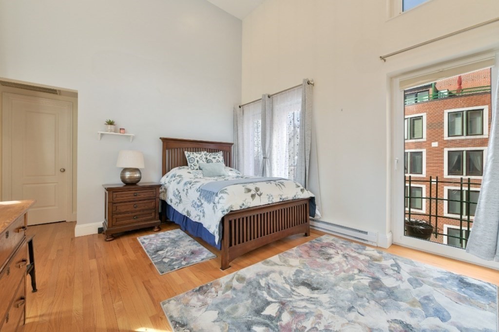 492 Beacon # 82 Property Photo 12