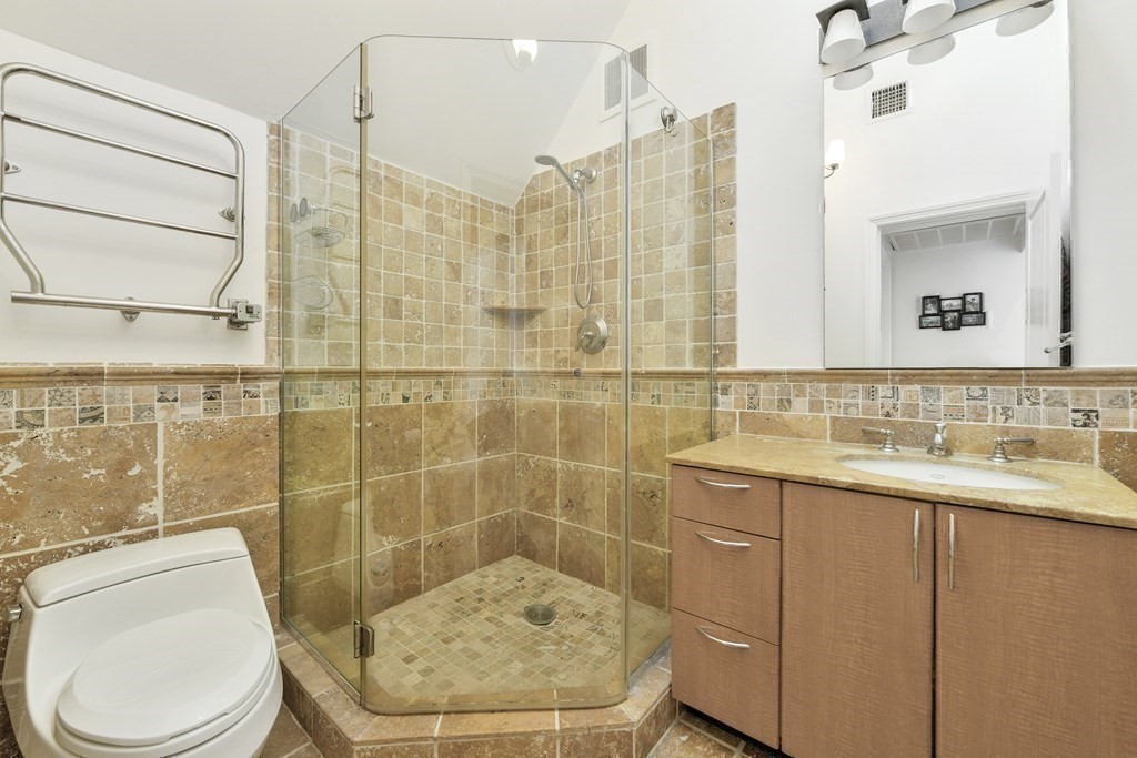492 Beacon # 82 Property Photo 13