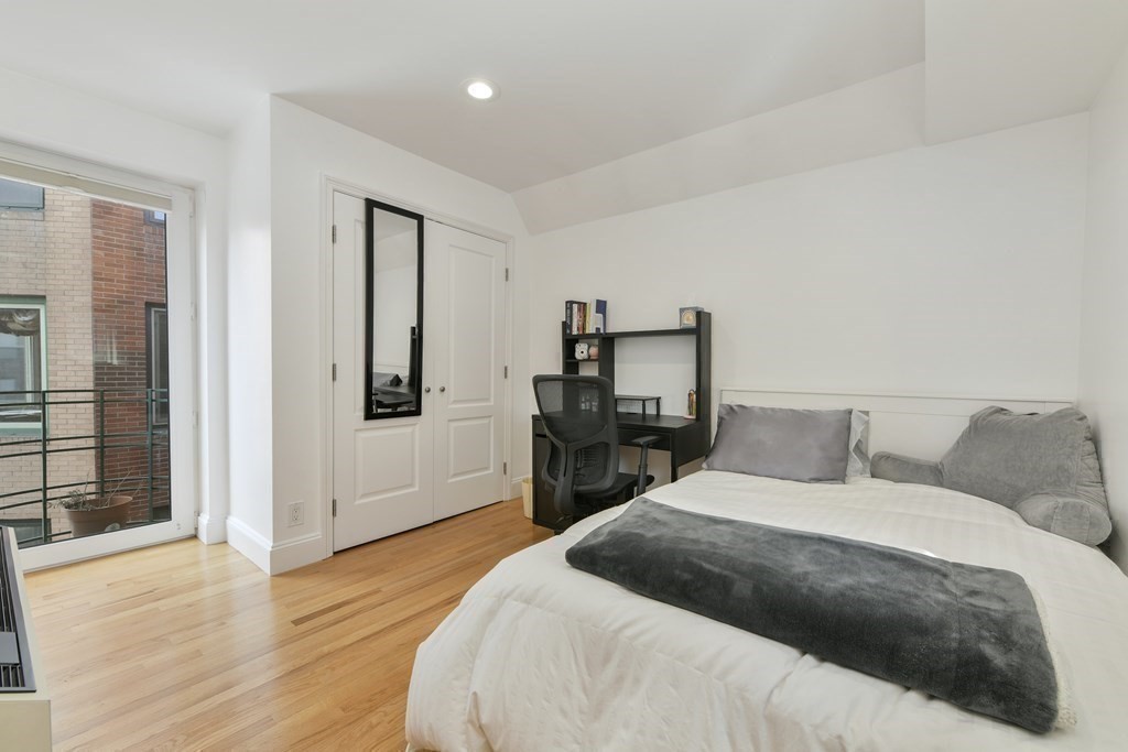 492 Beacon # 82 Property Photo 14
