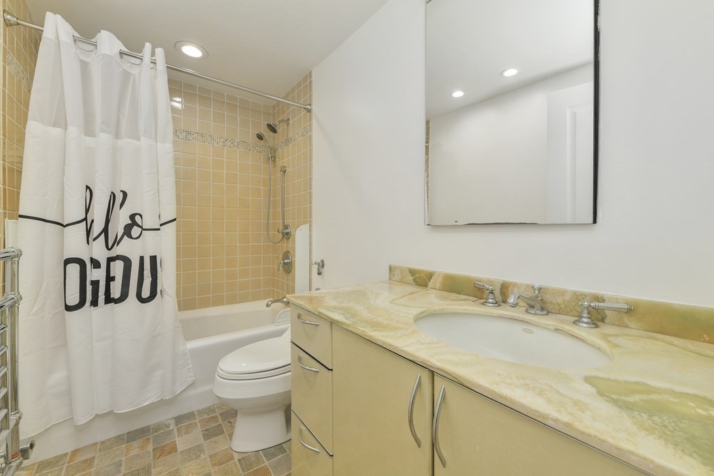 492 Beacon # 82 Property Photo 15