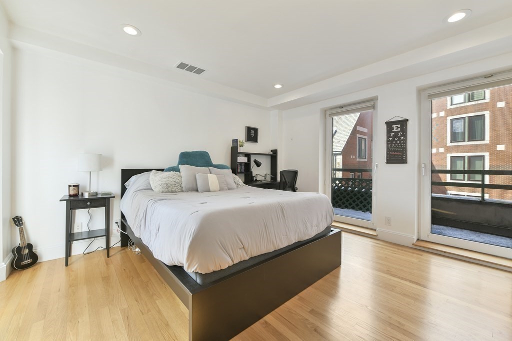 492 Beacon # 82 Property Photo 16