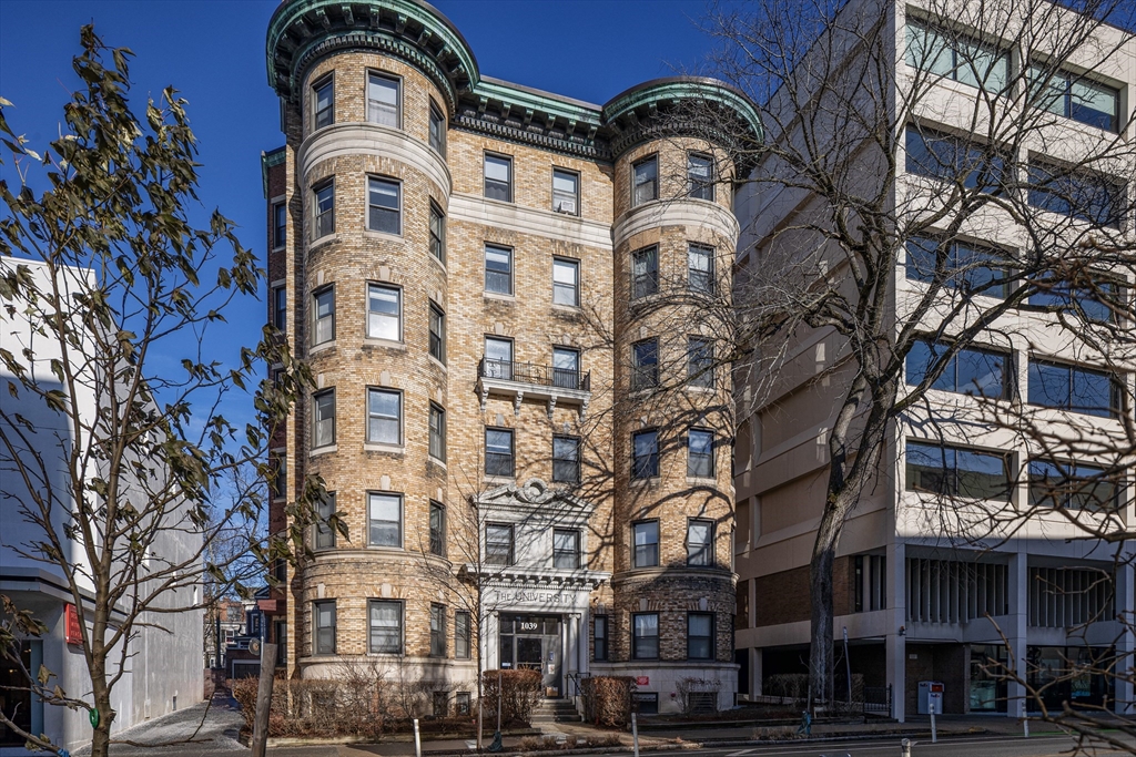 1039 Massachusetts Avenue Property Photo 1