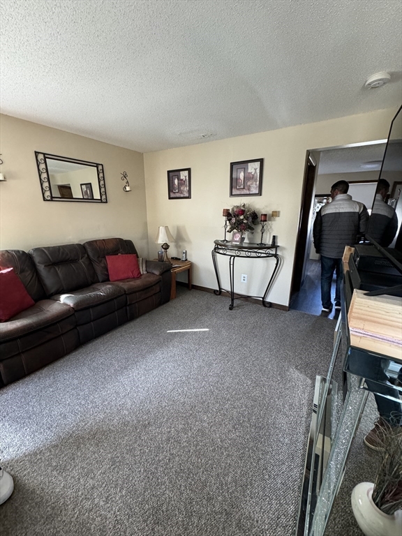 884-886 Saint James Ave Property Photo 8
