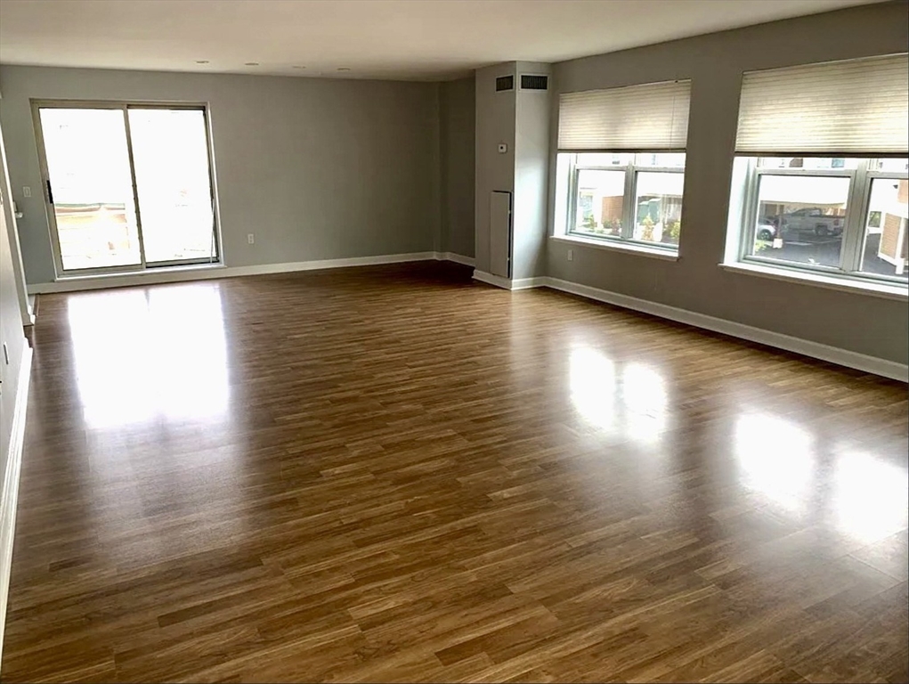 9 Park Ave # 202 Property Photo 11