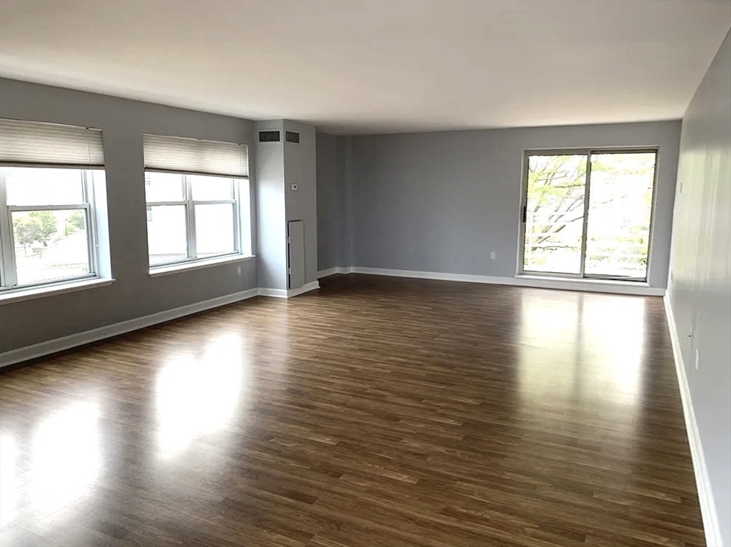 9 Park Ave # 202 Property Photo 13