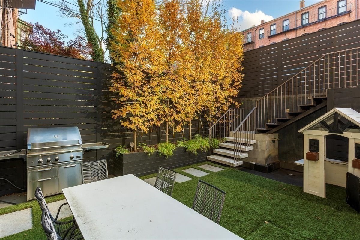 158 W Canton St Property Photo 23