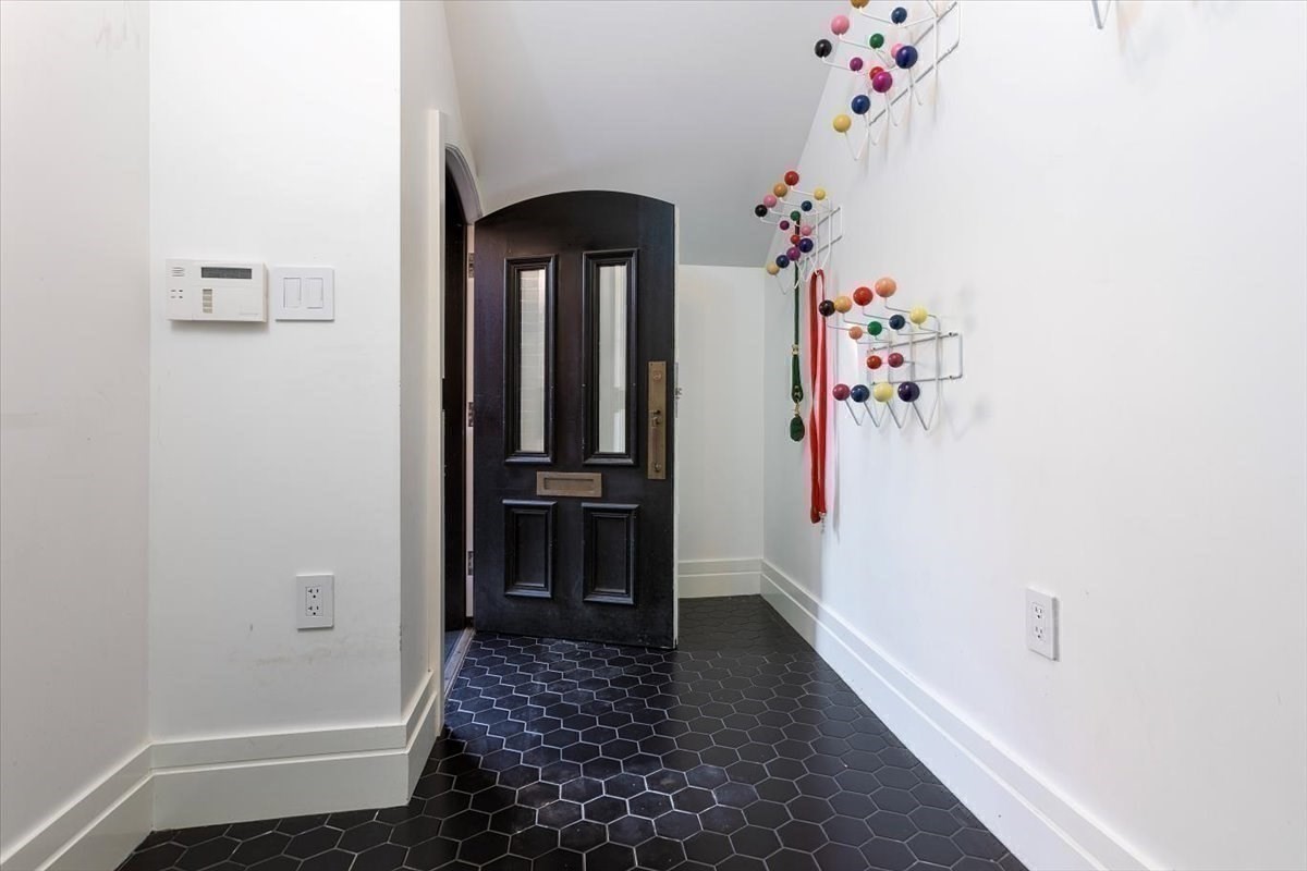 158 W Canton St Property Photo 24
