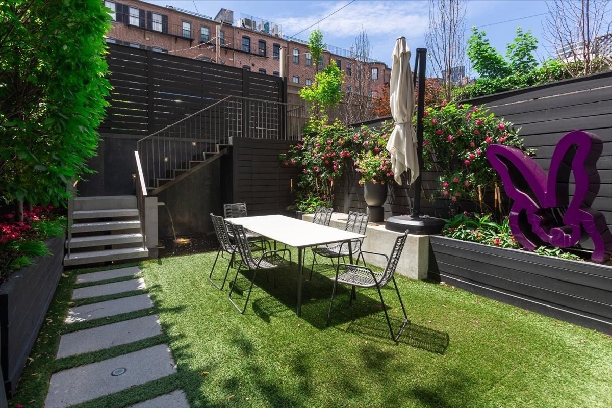 158 W Canton St Property Photo 28