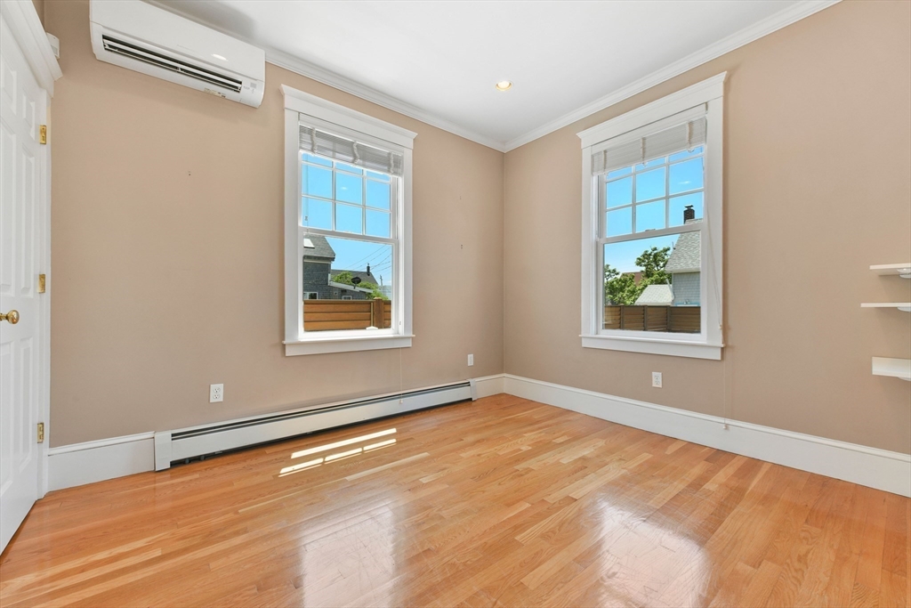 351 Beach Ave Property Photo 9