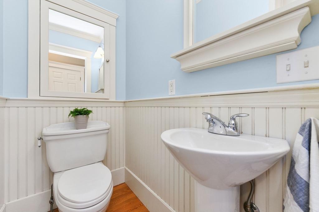 351 Beach Ave Property Photo 10